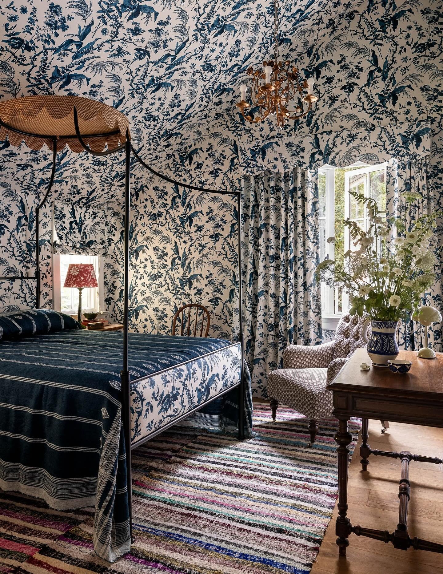 6. Bold Blue Botanicals (Wallpaper Ideas for Bedroom)