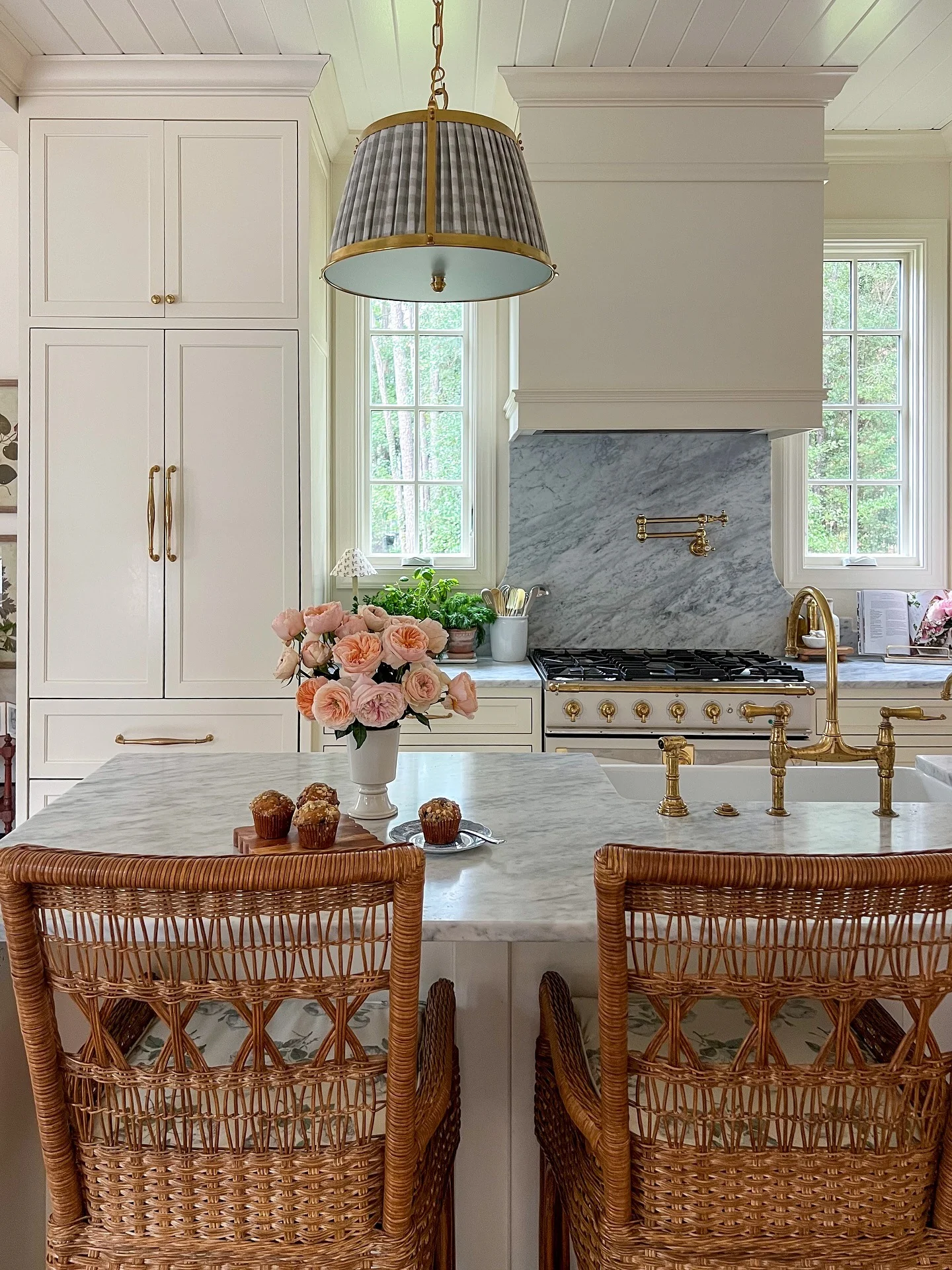 13. Cottage Elegance in Cream and Brass (Countertop Ideas for Kitchen)