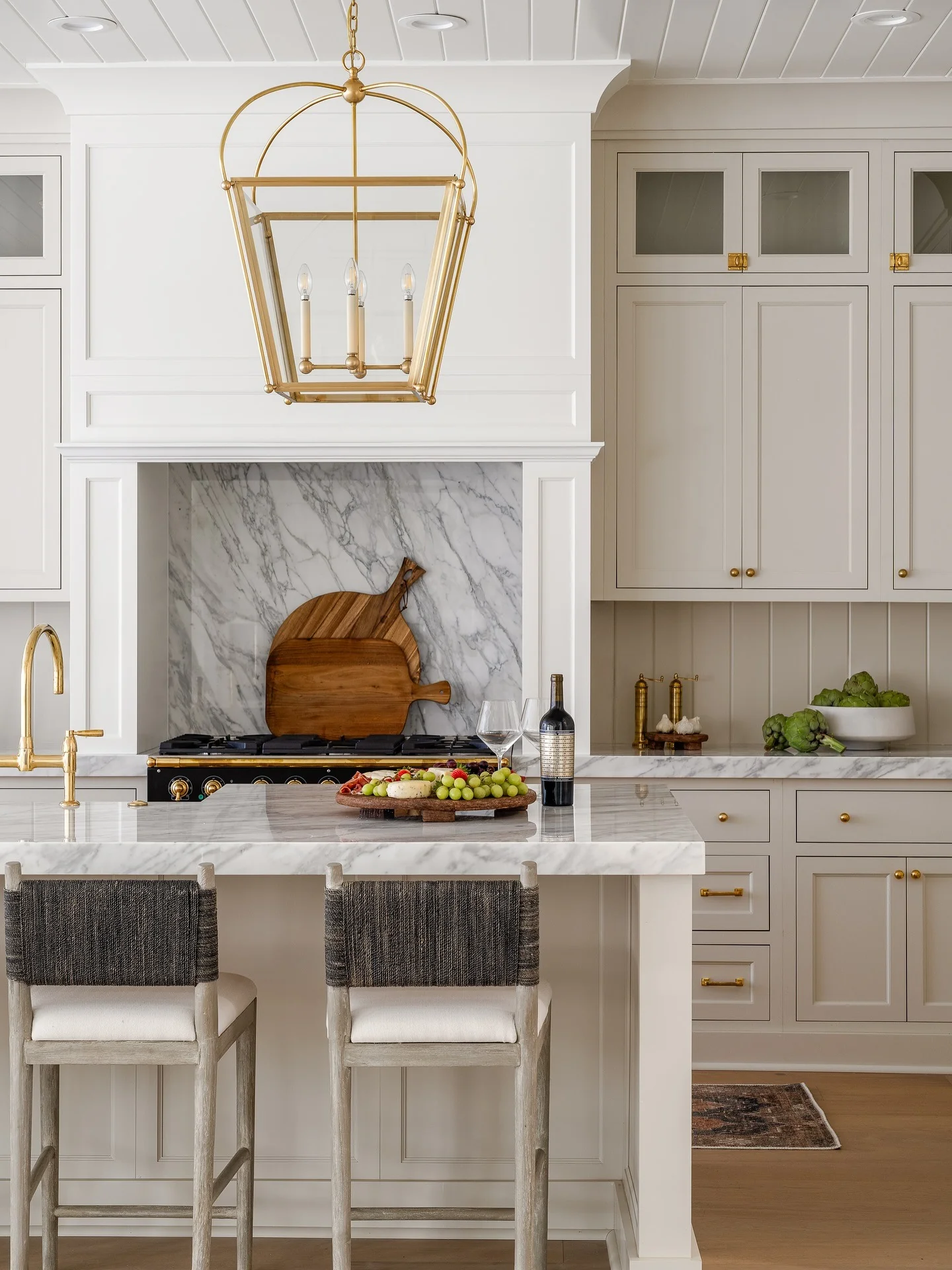 16. White Elegance with Brass Details (Countertop Ideas for Kitchen)