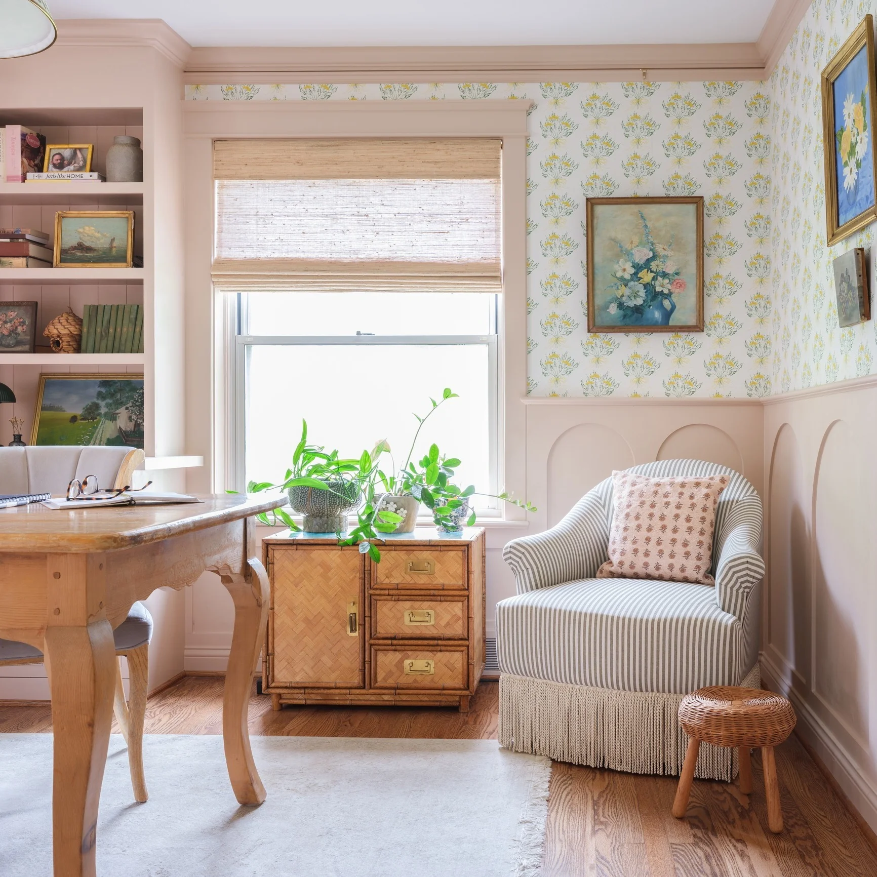 11. Soft Blush Office with Vintage Botanical Charm (Wallpaper Ideas for Office)