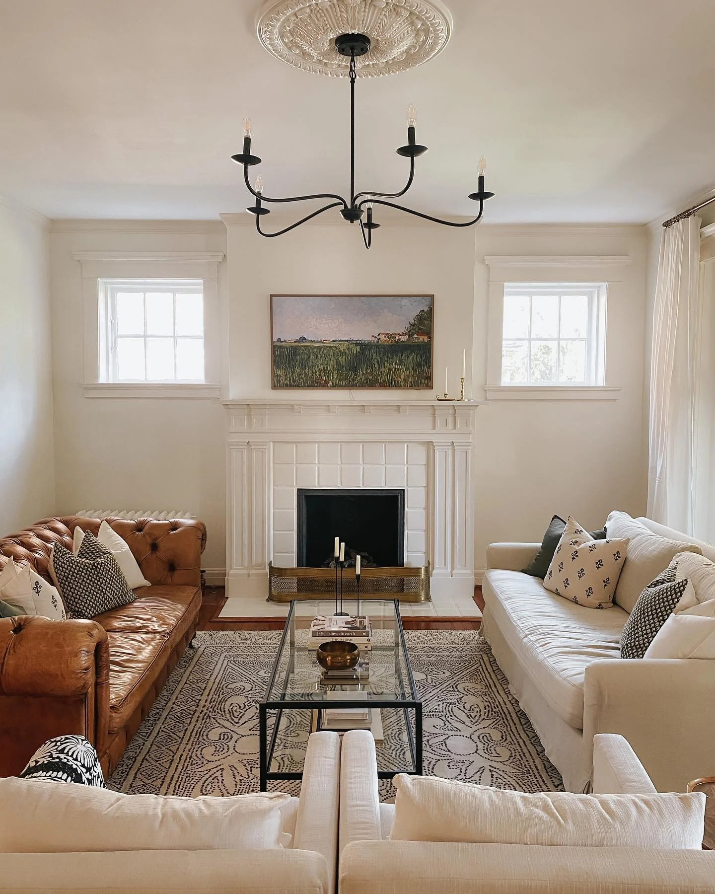 2. Classic Contrast with Timeless Elegance (Small Living Room Ideas)