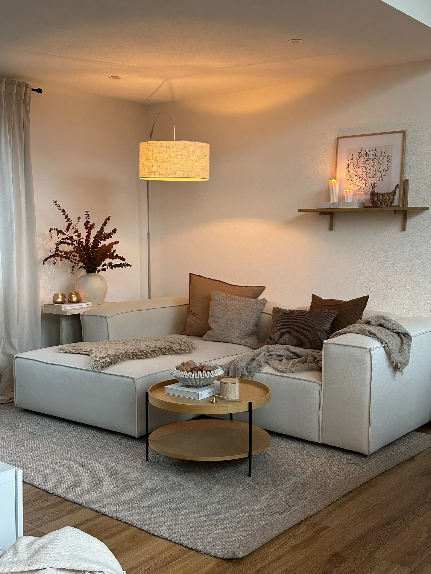 3. Soft Minimal Retreat (Aesthetic Living Room Ideas)