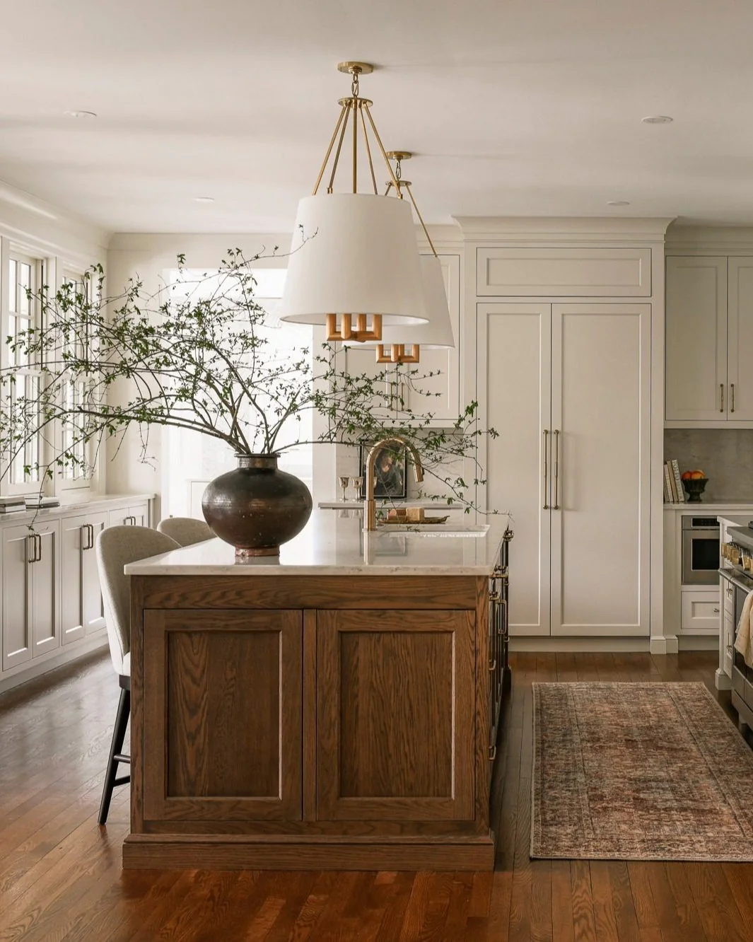 3. Warm Oak Sophistication (Neutral Kitchen Ideas)