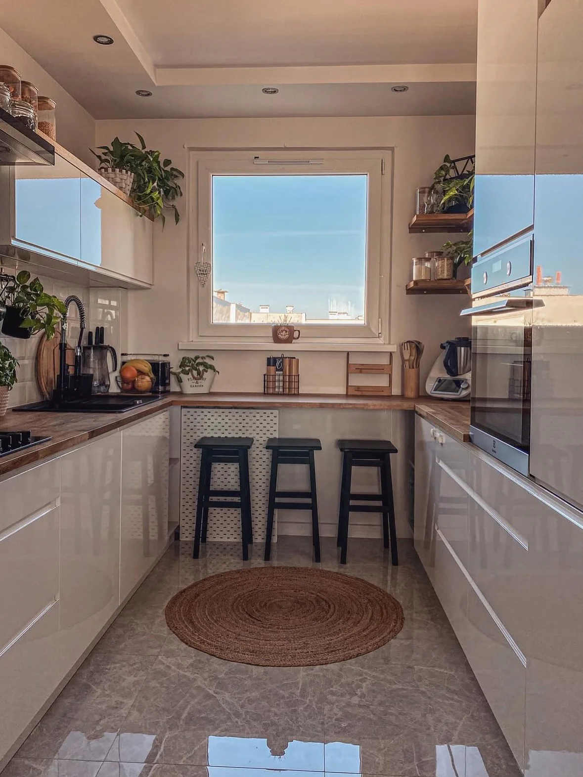 4. Urban Neutral Haven (Neutral Kitchen Ideas)