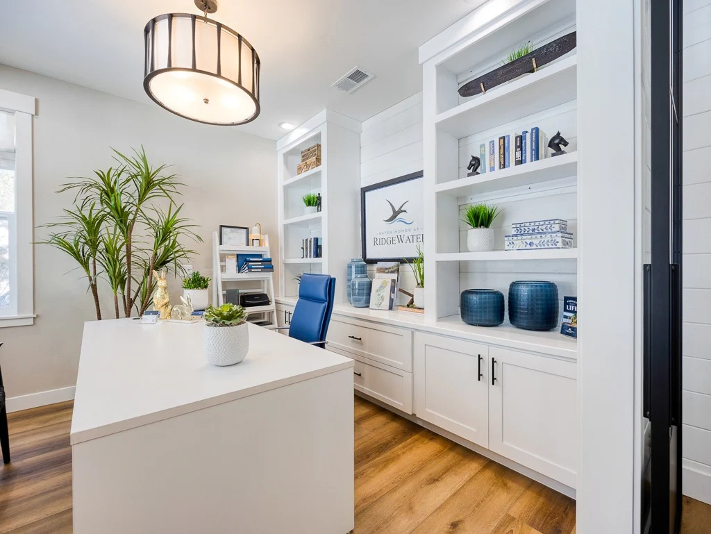 9. Crisp Coastal White Office (Bright Office Ideas)