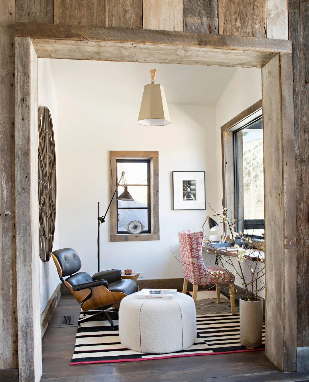 13. Rustic Chic Office with Midcentury Influence (Bright Office Ideas)