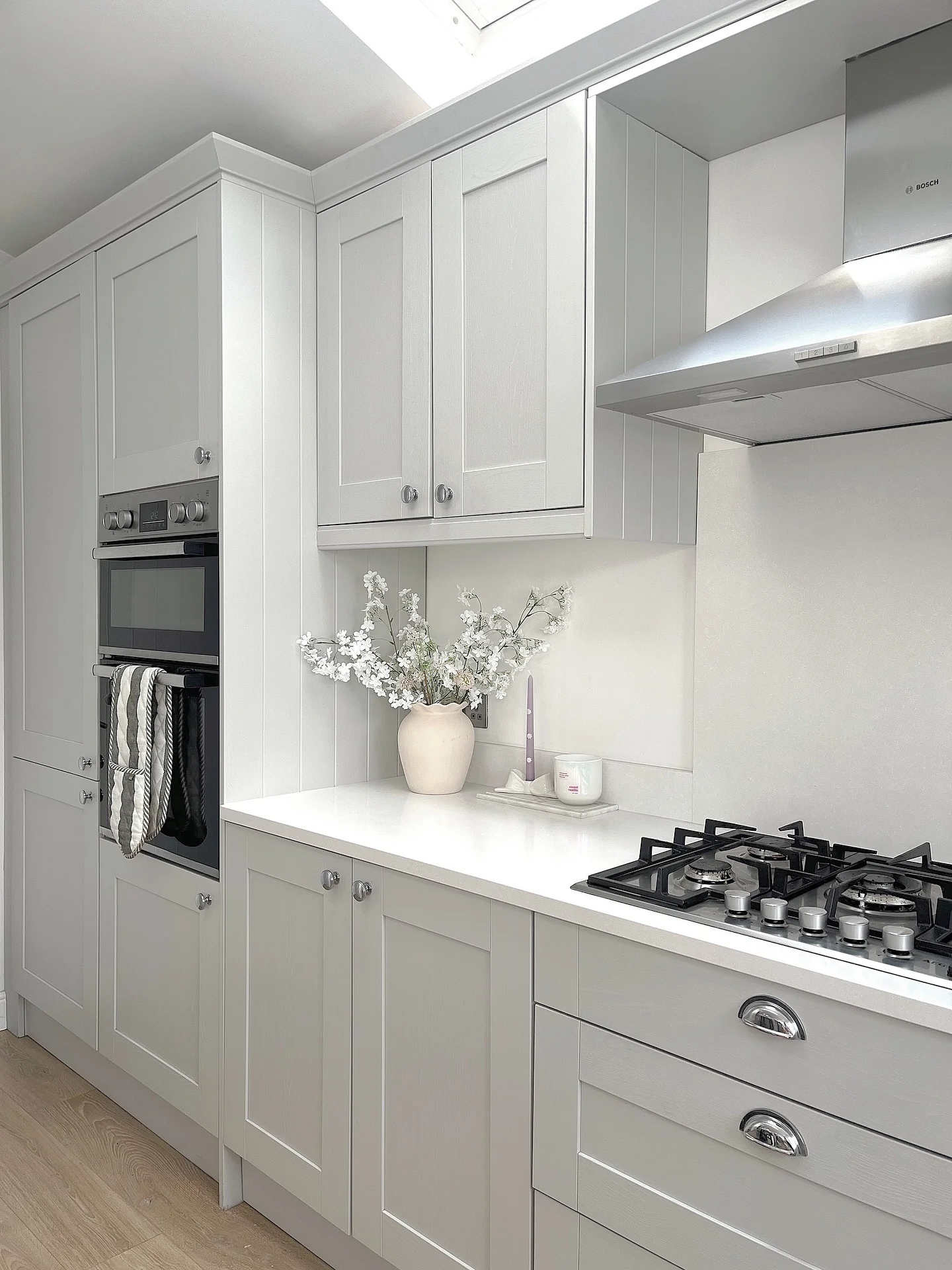 9. Cool Gray Simplicity (Kitchen Color Ideas)