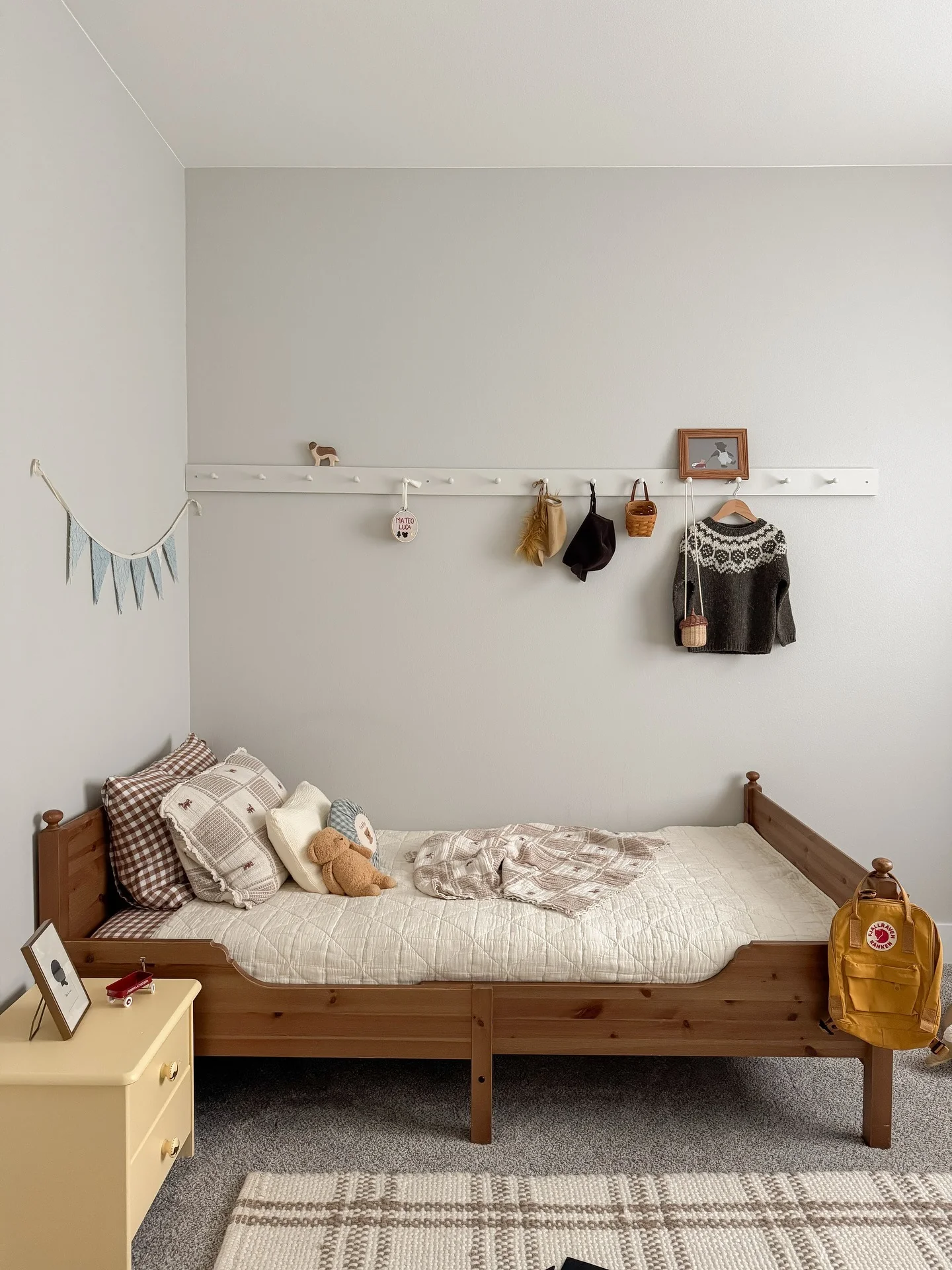 15. Rustic Nordic Calm (Little Bedroom Ideas)