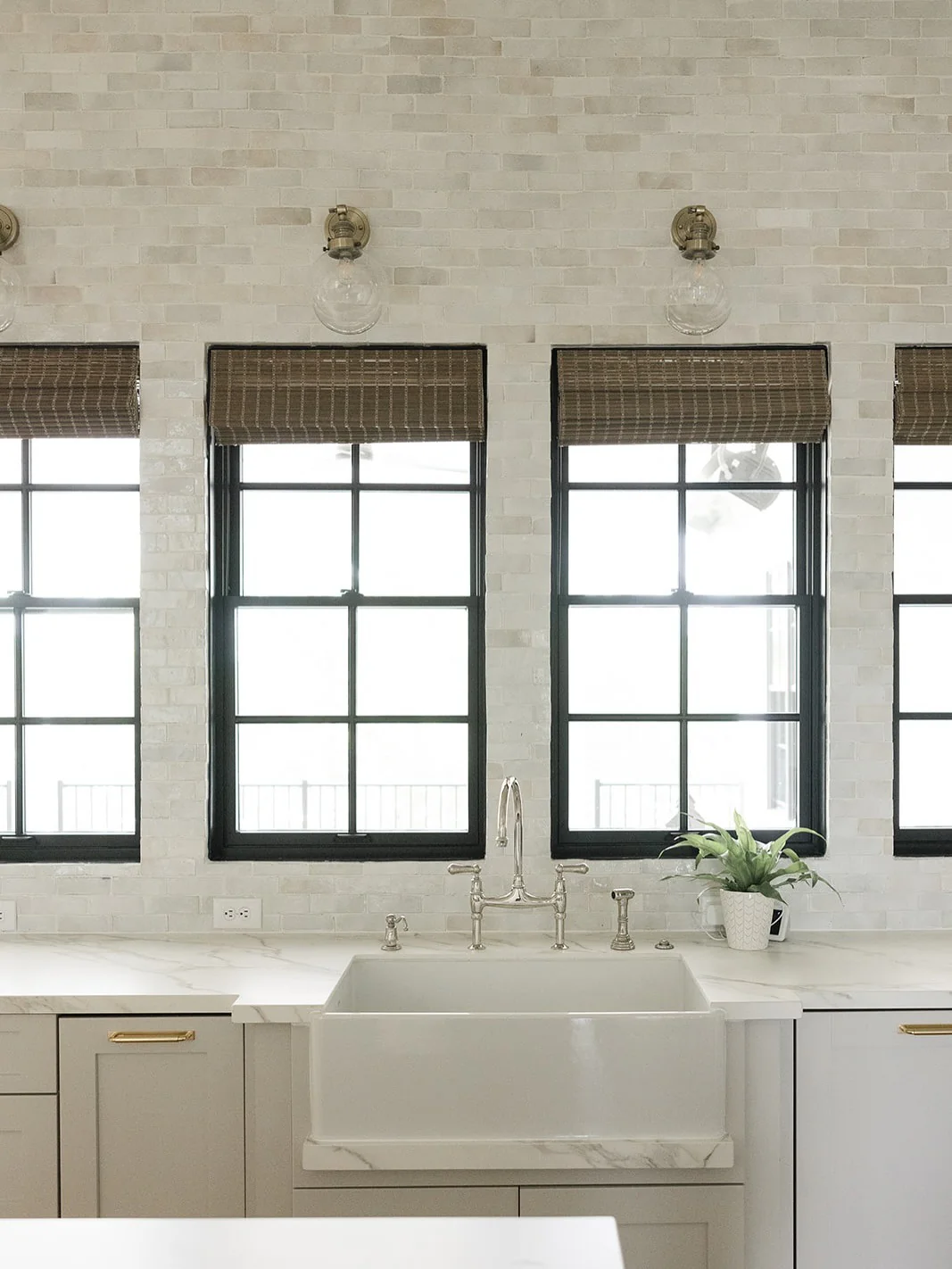 2. Whitewashed Brick Texture (Backsplash Ideas for White Kitchen)