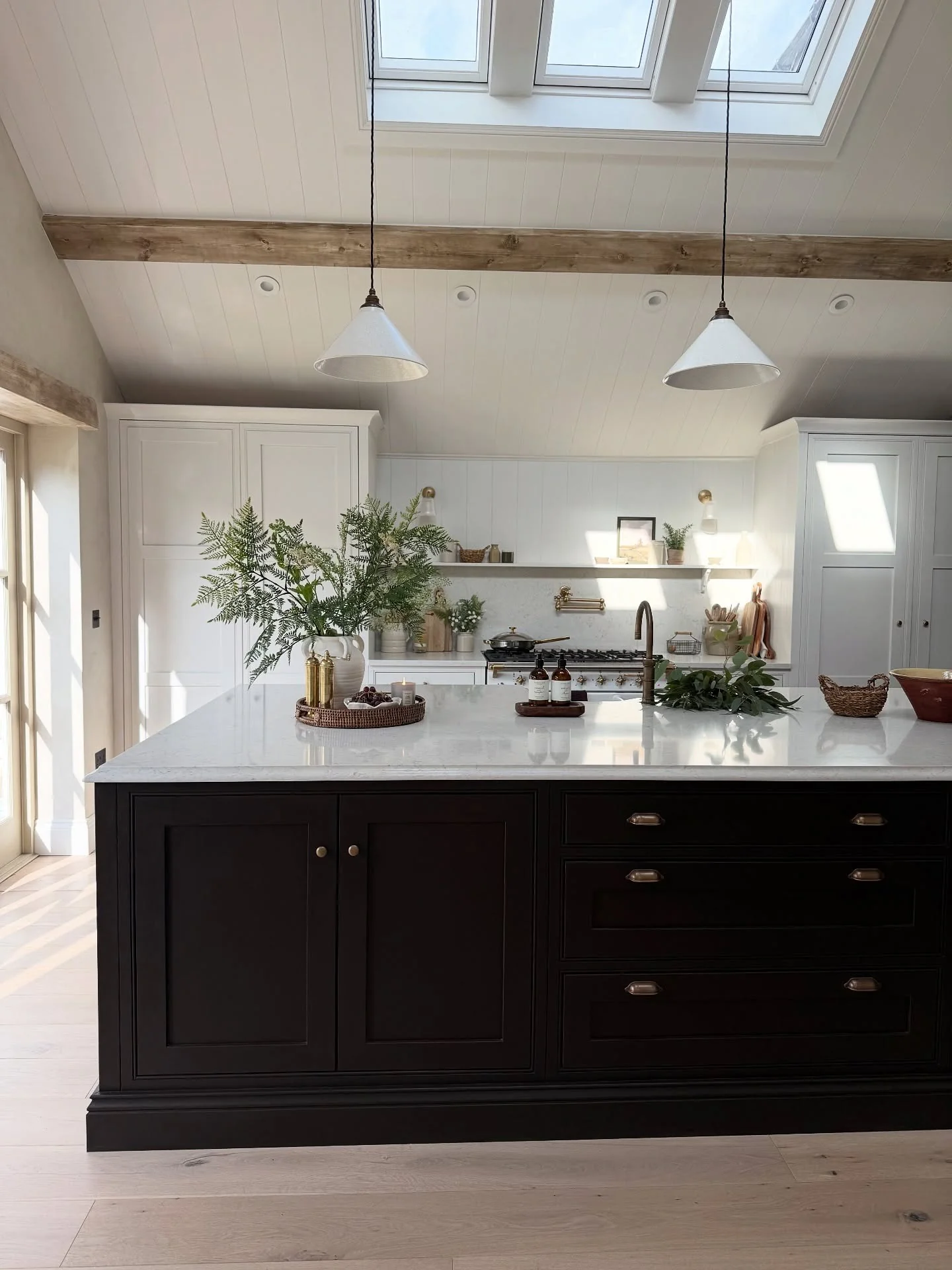 4. Crisp Vertical Continuity (Backsplash Ideas for White Kitchen)