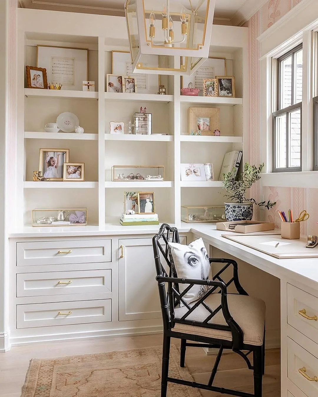 2. Classic White Built-In Elegance (Simple Office Ideas)