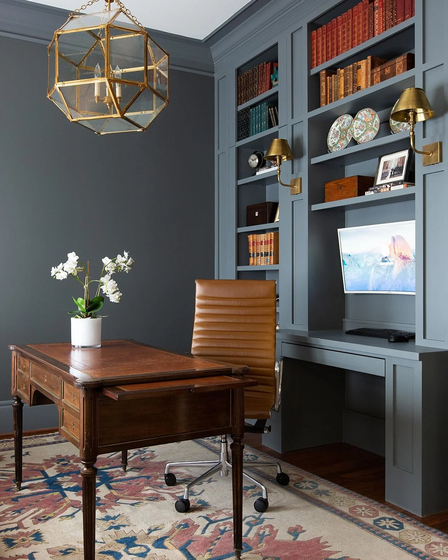 13. Traditional Study with Modern Function (Office Ideas for Men)