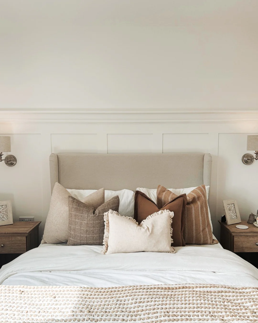 15. Warm Neutrals with Subtle Texture (Blank Wall Bedroom Ideas)