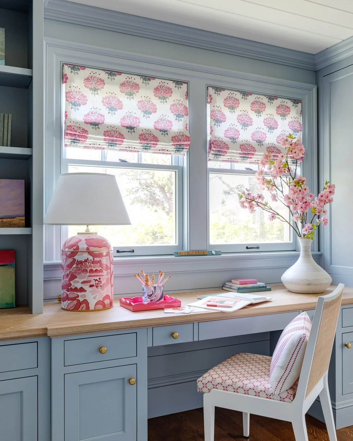 6. Playful Blue and Pink Office Nook (Feminine Home Office Ideas)