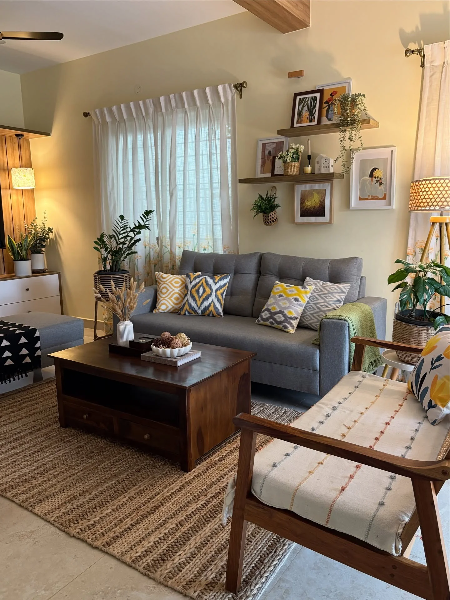 10. Cozy Farmhouse with Organic Charm (Modern Farmhouse Living Room Ideas)