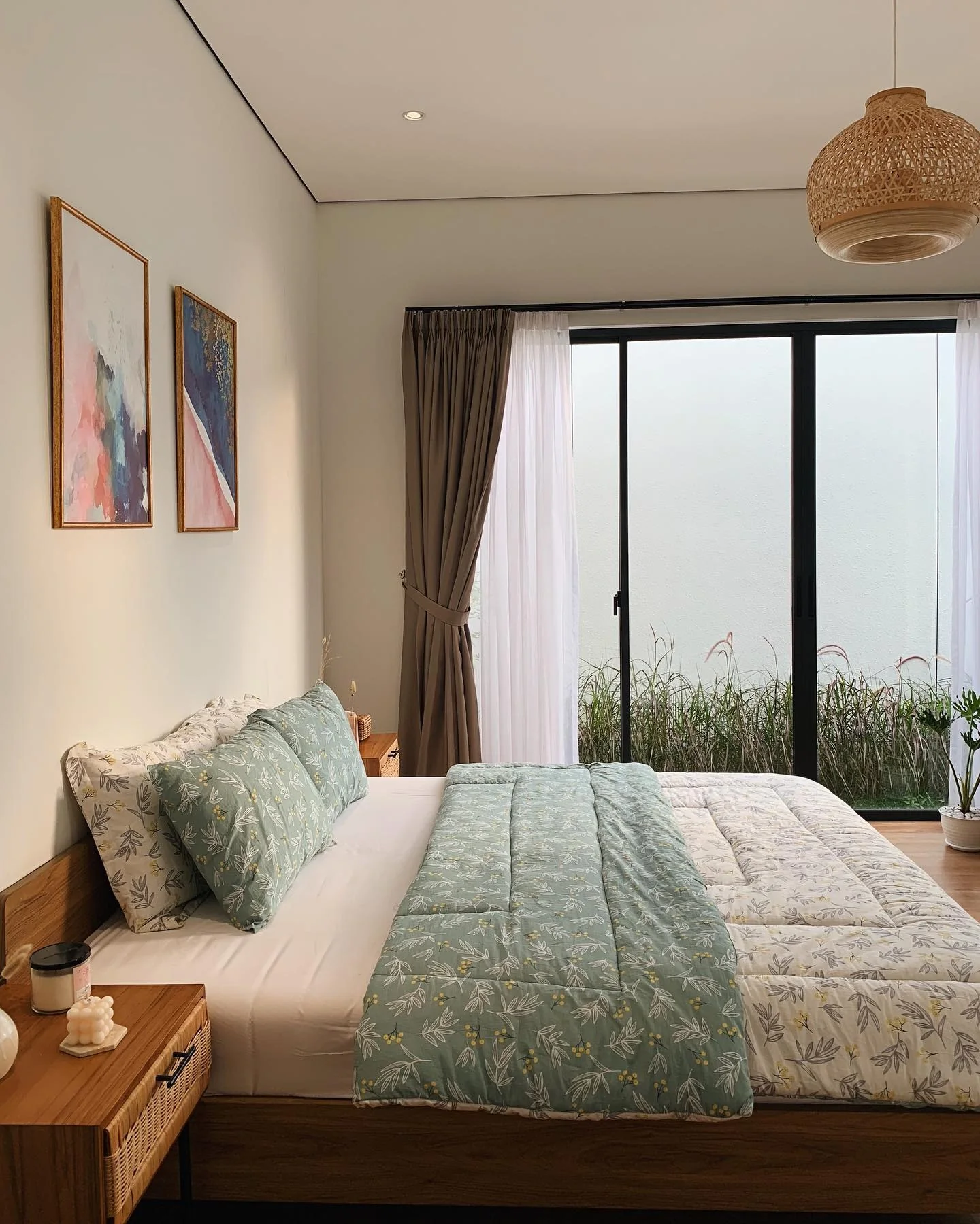 16. Natural Light and Soft Green Accents (Main Bedroom Ideas)