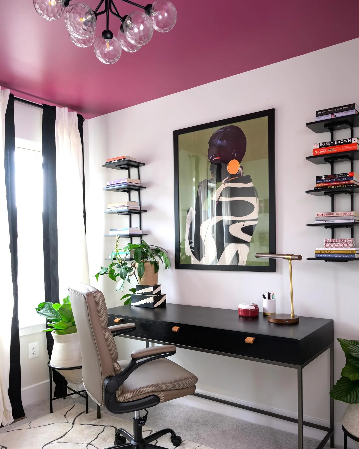 13. Bold Modern with Artistic Flair (Small Therapy Office Decor Ideas)