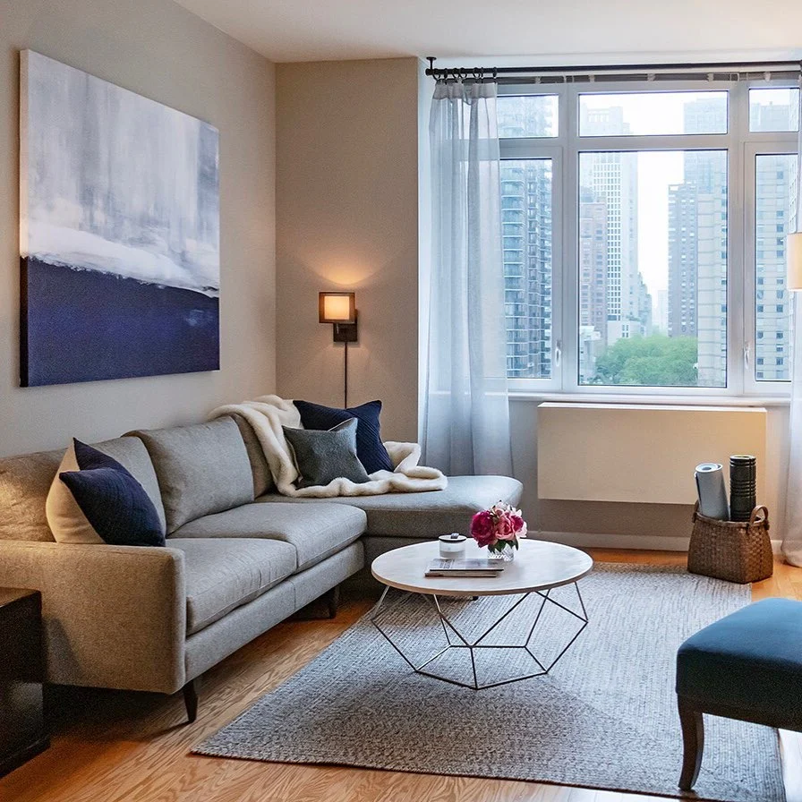 11. Urban Chic with Grey Sectional and Blue Accents (Grey and Blue Living Room Ideas)