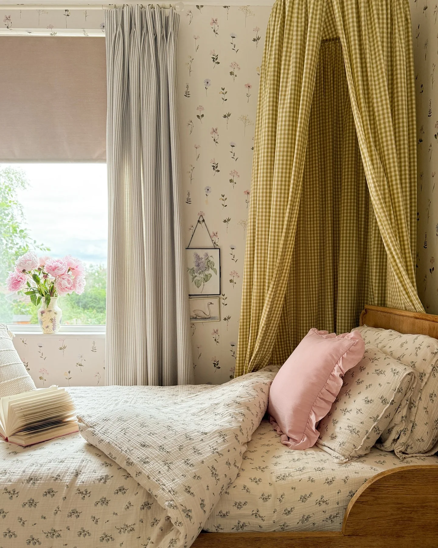 4. Country Cottage Charm (Bedroom Ideas for Women)