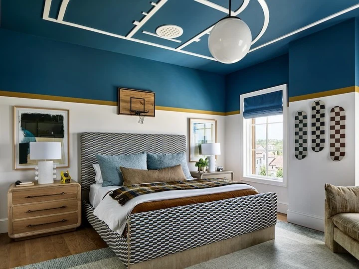 12. Court-Inspired Ceiling with Blue and Gold Details (Basketball Bedroom Ideas)