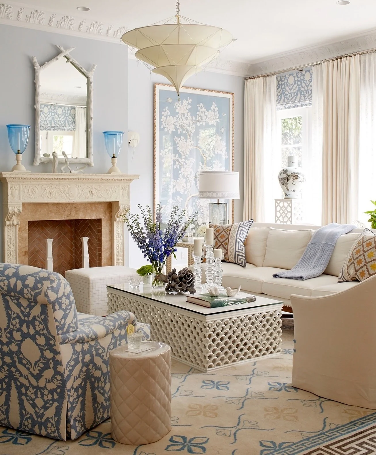 12. Coastal Elegance with Pattern (Beachy Living Room Ideas)