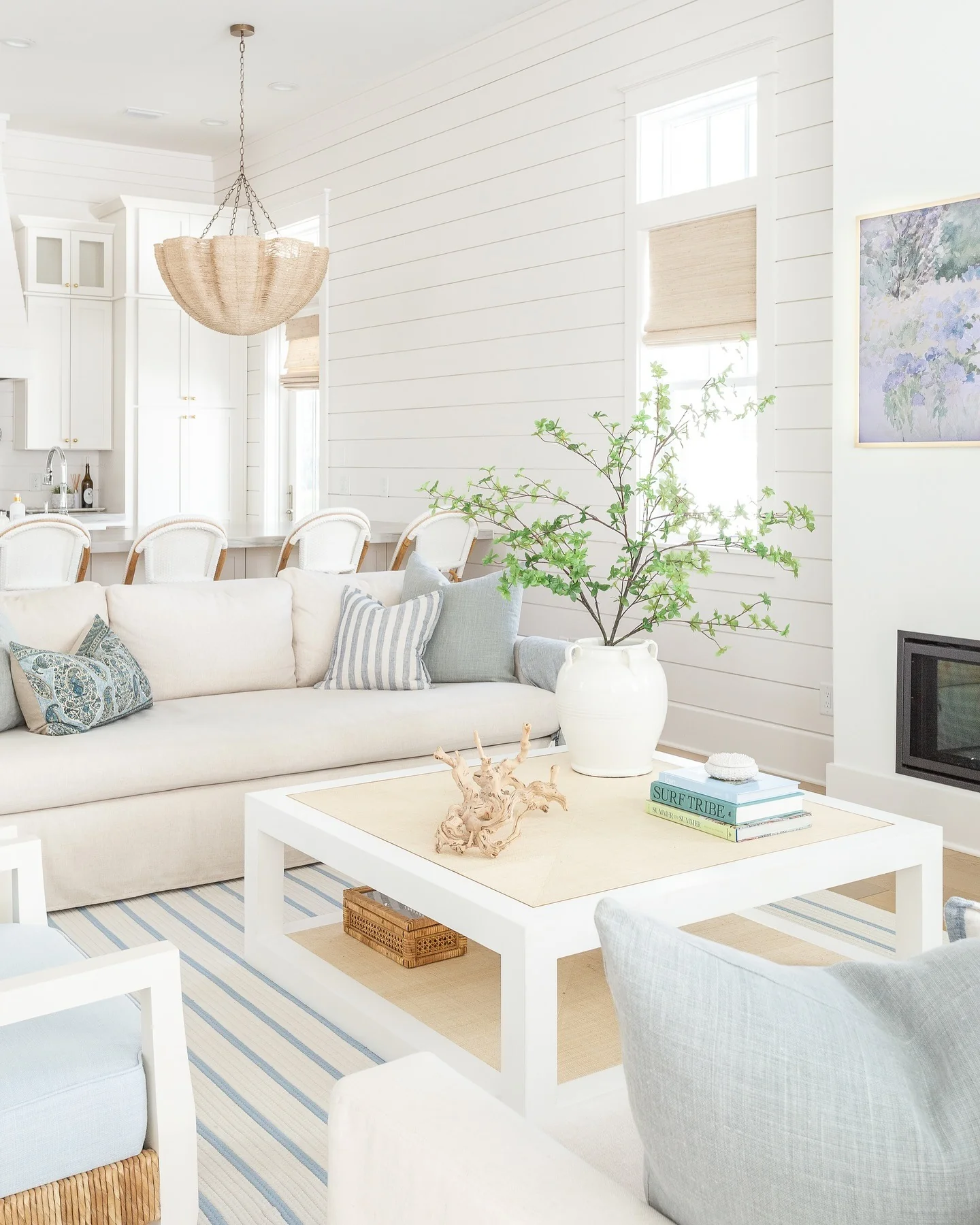 13. Crisp Coastal White and Blue (Beachy Living Room Ideas)