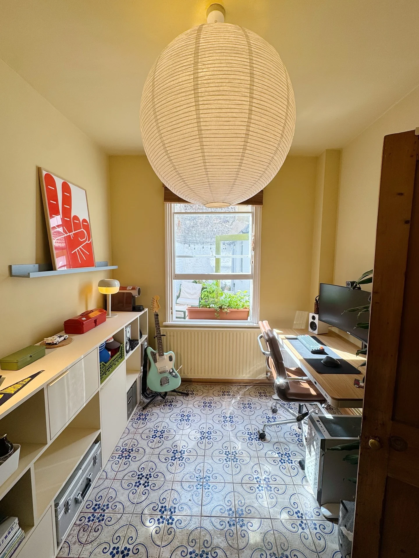 12. Soft Yellow Office with Artistic Flair (Yellow Office Ideas)