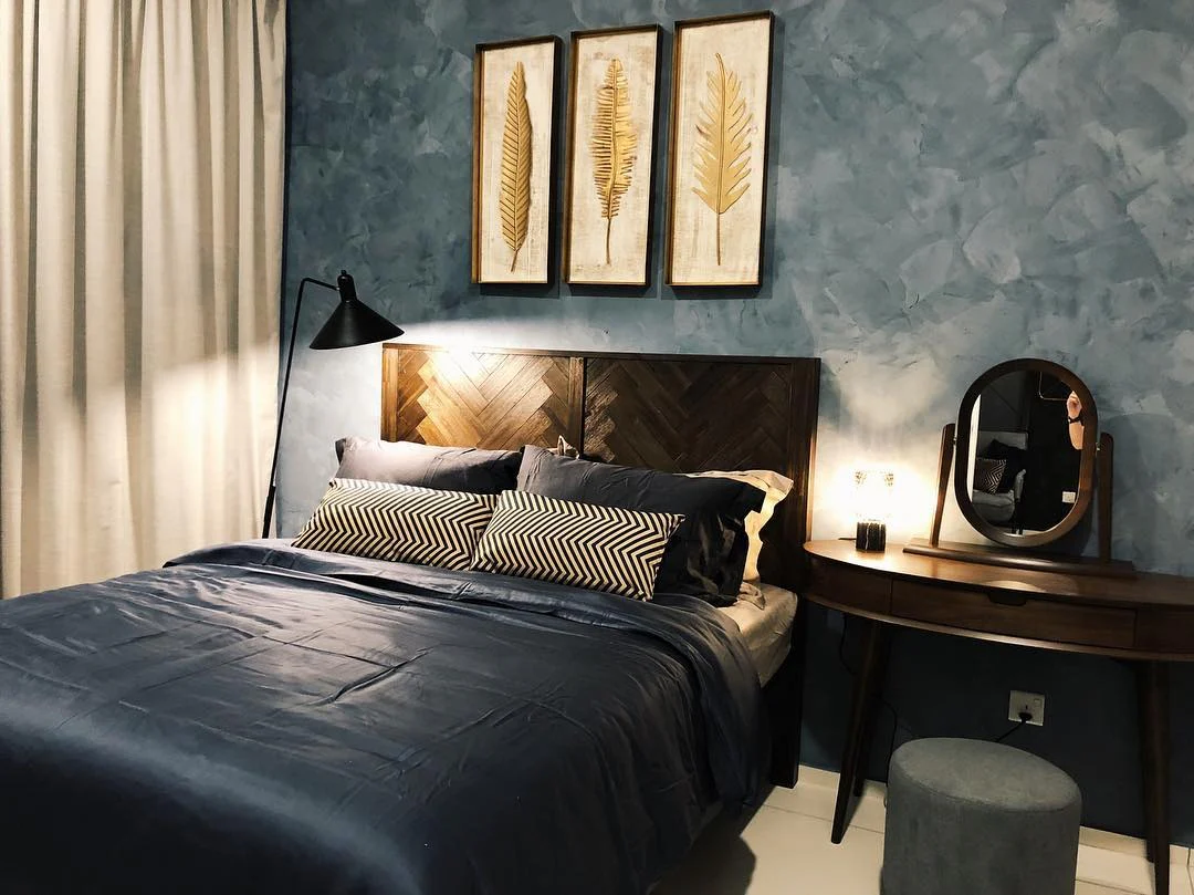 7. Rich Texture and Blue-Gray Depth (Grayscale Bedroom Ideas)