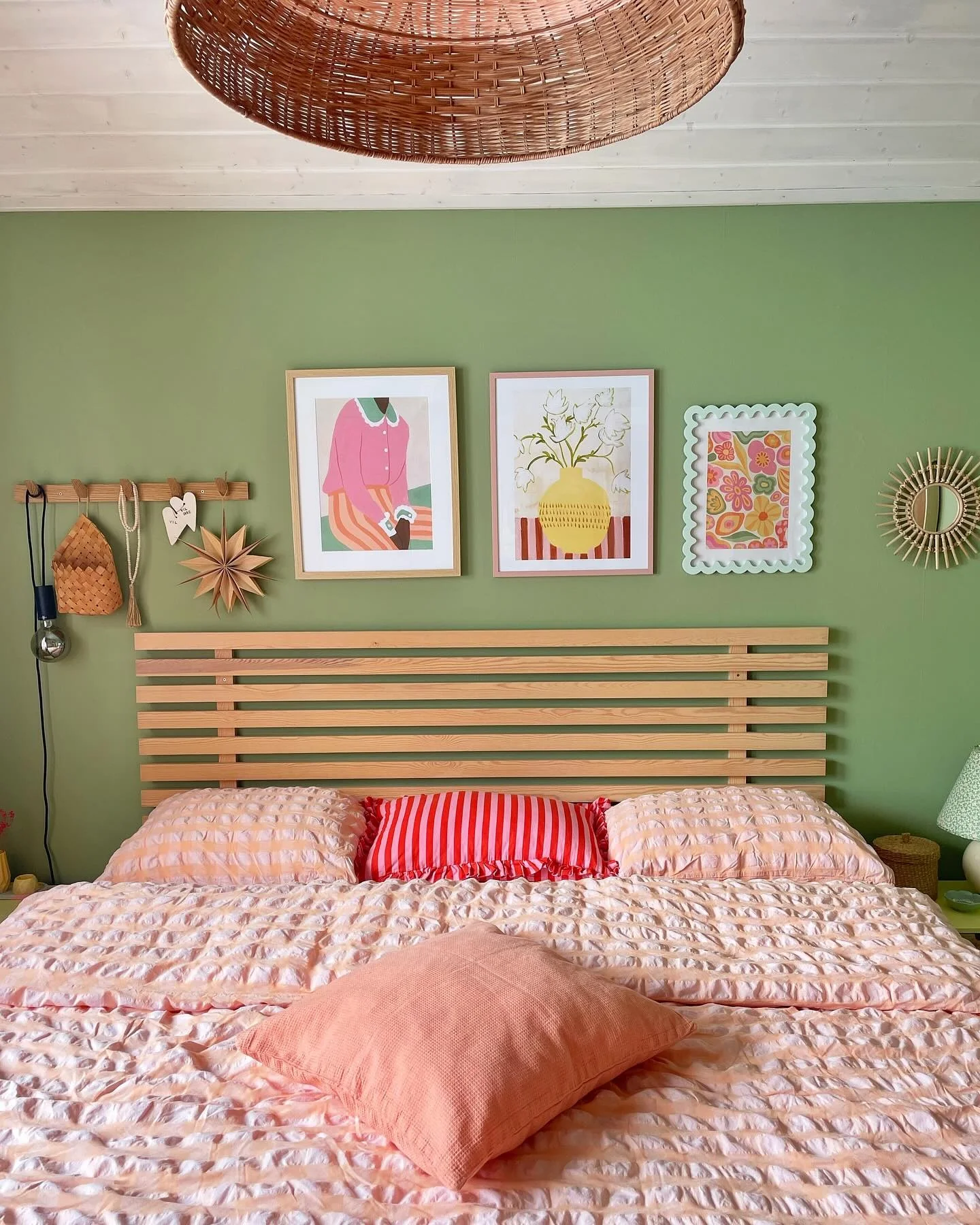 4. Modern Organic Green Bedroom (Colorful Bedroom Ideas)