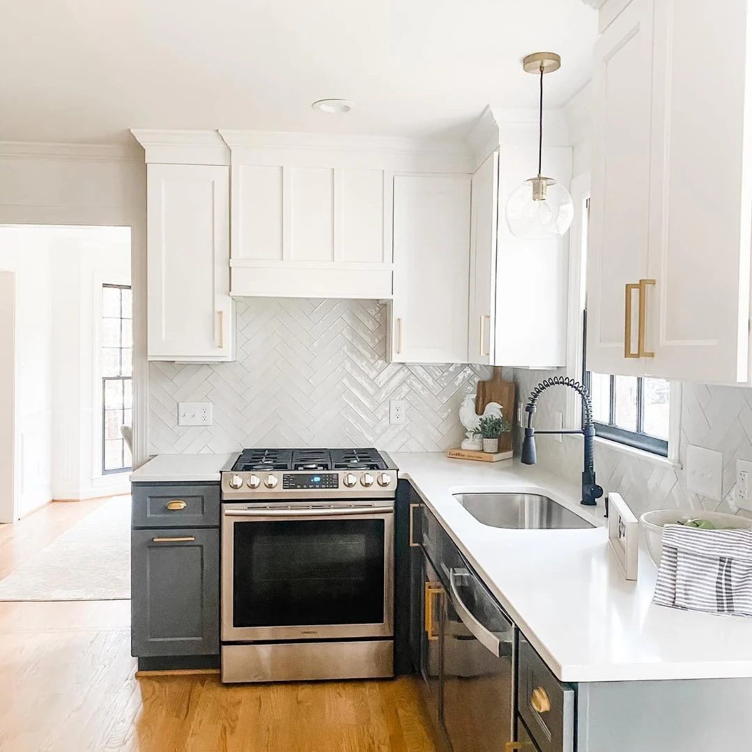 11. Bright White with Herringbone Detail (Kitchen Backsplash Ideas)