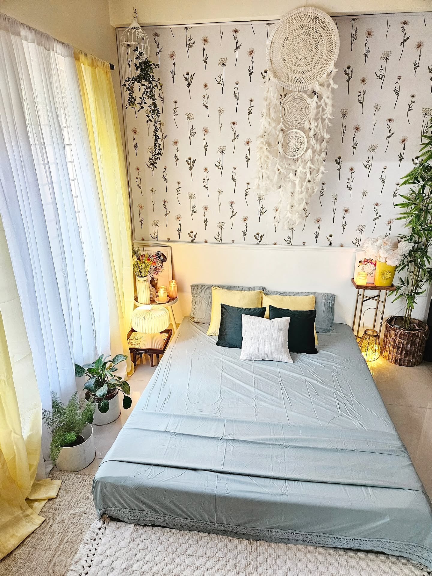 5. Light and Fresh Botanical Simplicity (Greenery Bedroom Ideas)