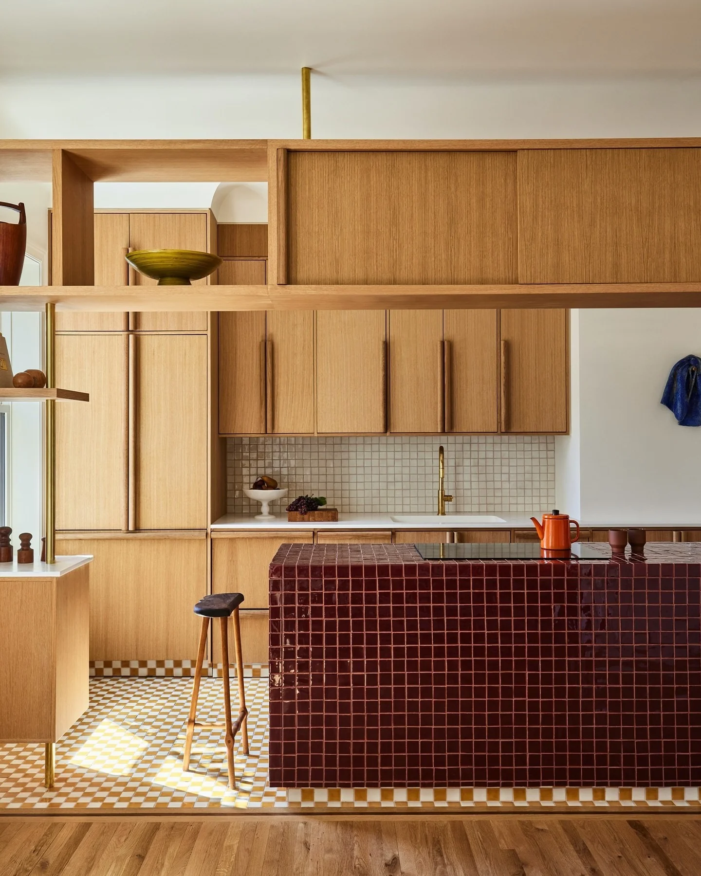 4. Retro Geometry with Rich Tones (Wooden Kitchen Ideas)