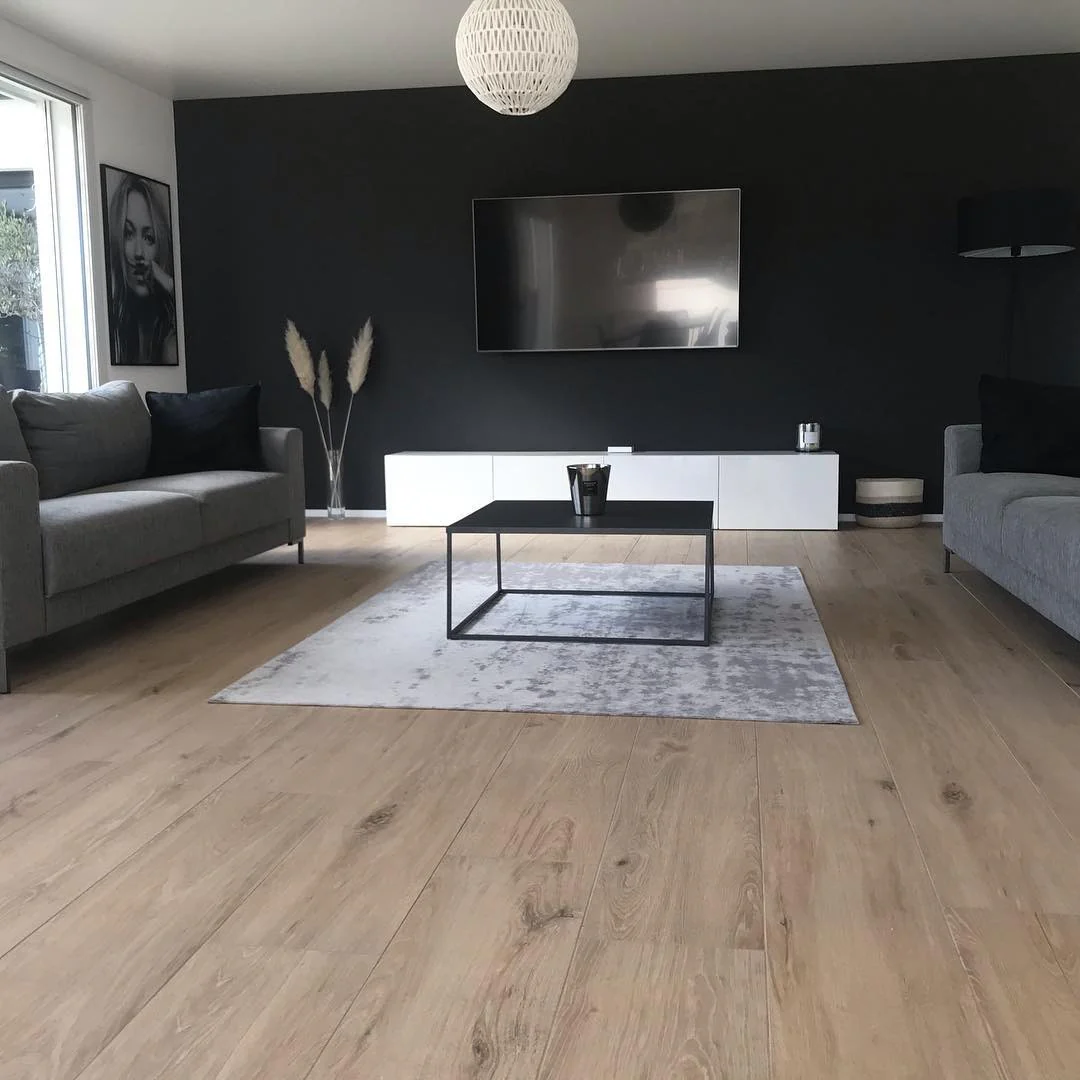 5. Symmetry in Modern Simplicity (Grey, Black and White Living Room Ideas)