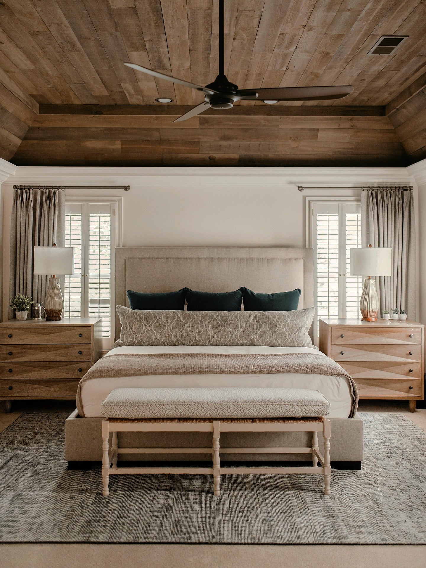 3. Wood Ceiling Warmth Meets Sculpted Minimalism (Mid Century Bedroom Ideas)