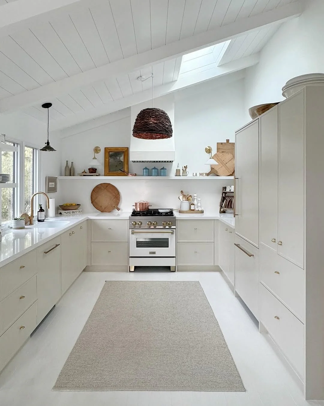 12. Scandinavian Calm with a Minimal Touch (Kitchen Rug Ideas)