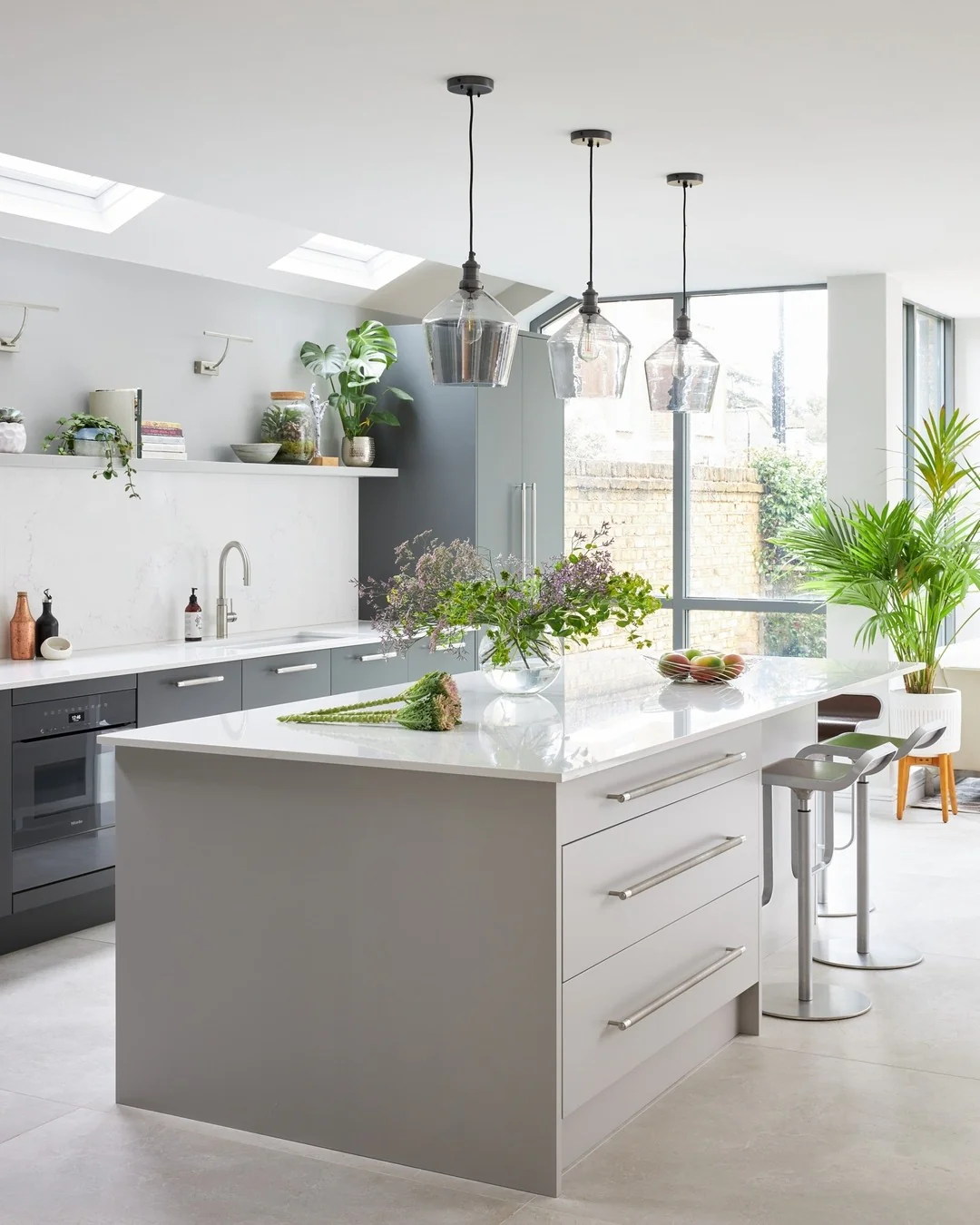 3. Cool Grey & White: Sleek Urban Refresh (Two Tone Kitchen Ideas)