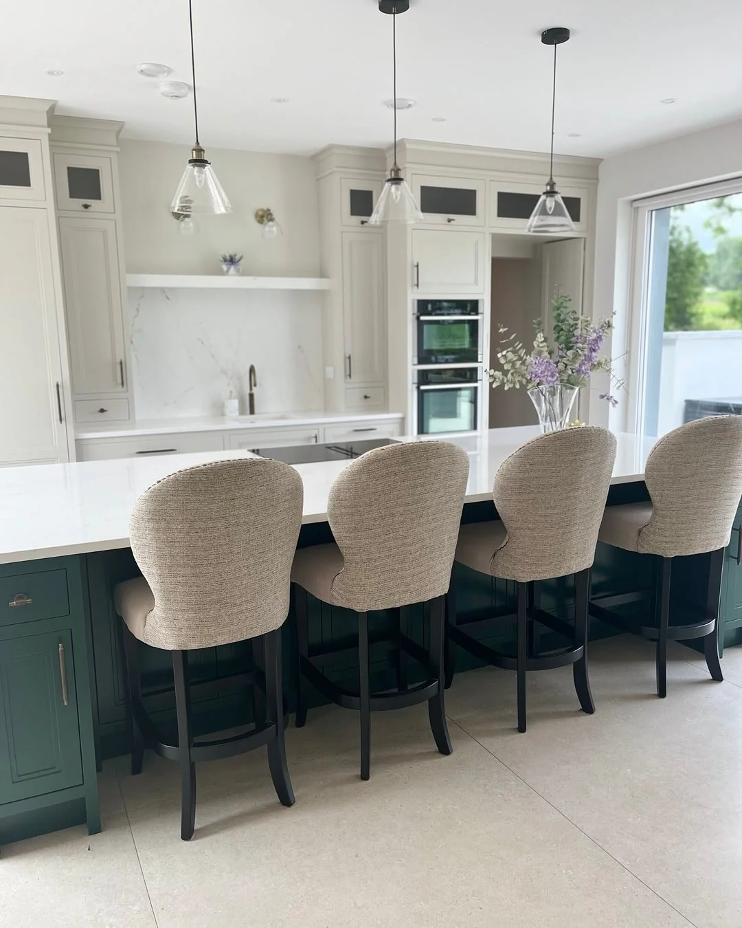 14. Emerald & Cream: Modern Sophistication with a Classic Twist (Two Tone Kitchen Ideas)