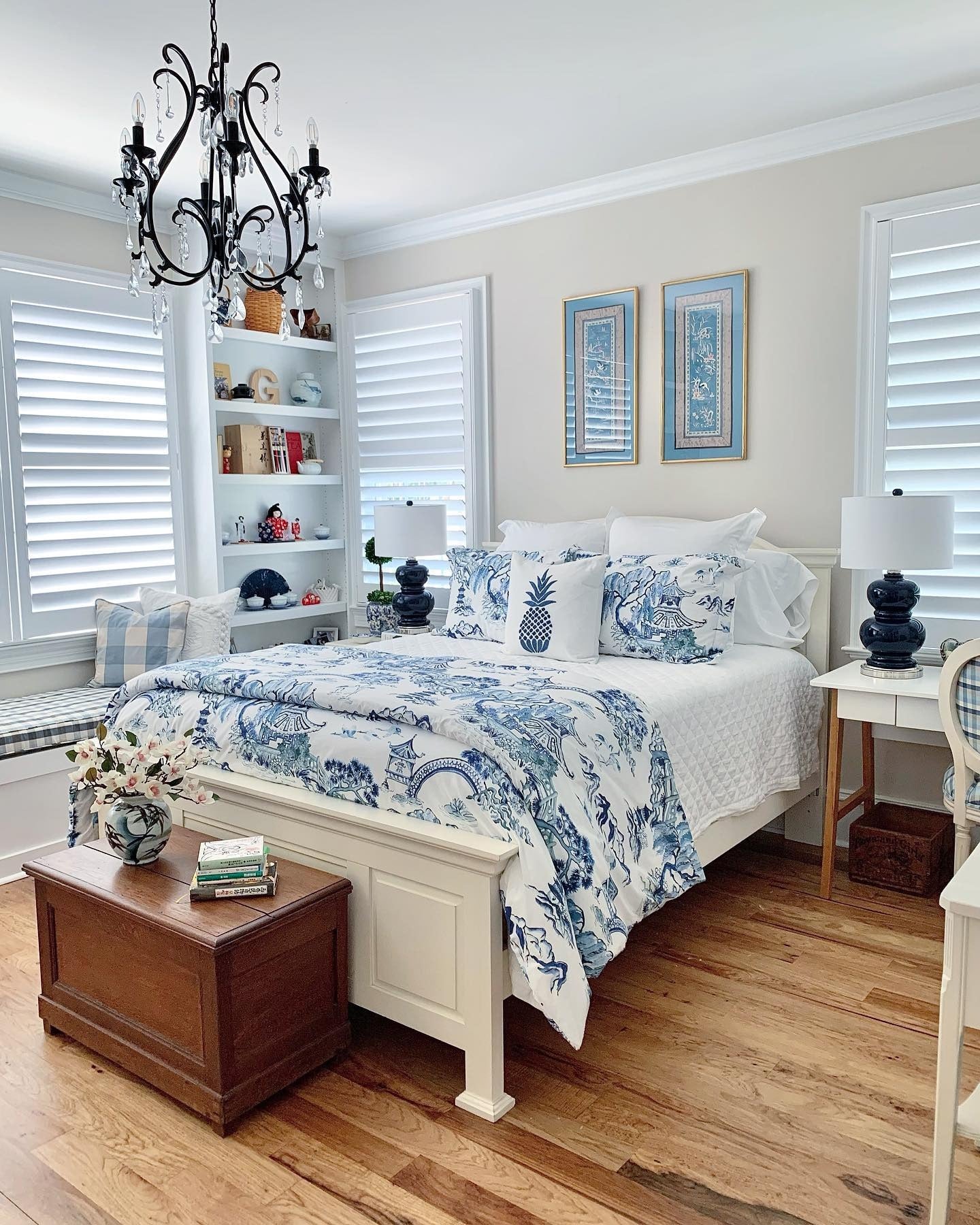14. Traditional Prints with Black Accents (Blue and White Bedroom Ideas)