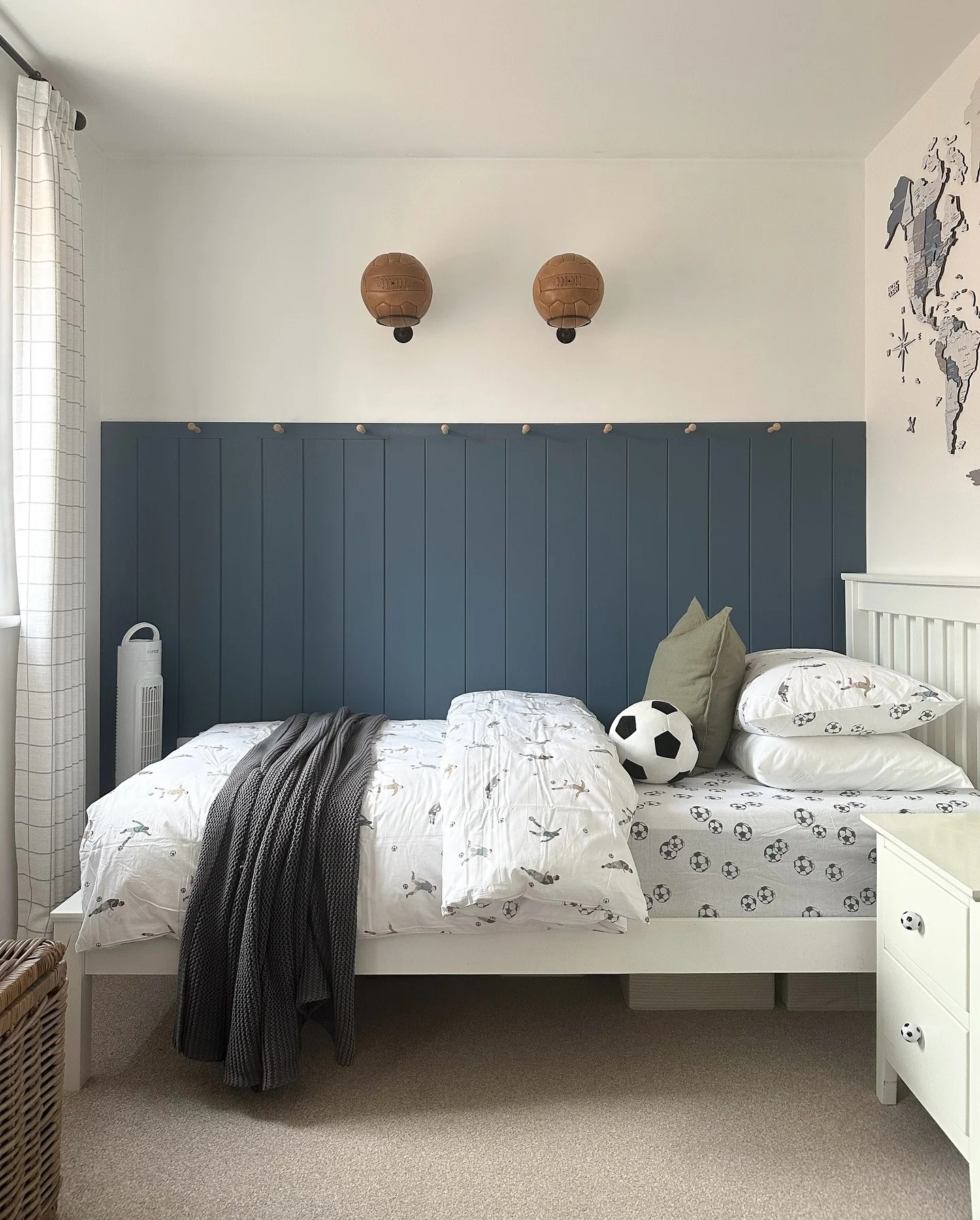 13. Heritage Blue with Vintage Football Touches (Football Bedroom Ideas)