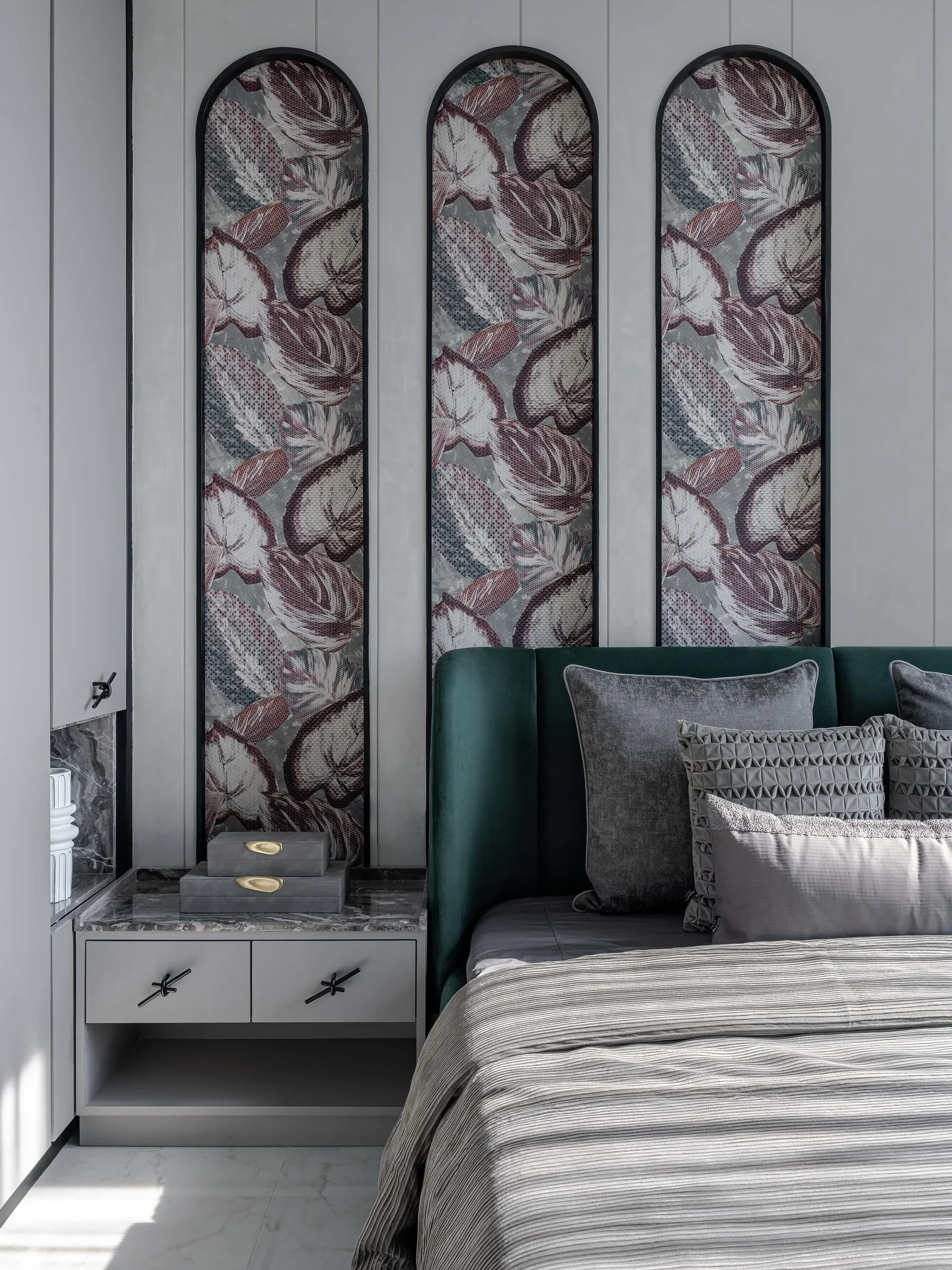 11. Leaf Pattern Inlay with Soft Grey Surround (Grey Wall Bedroom Ideas)