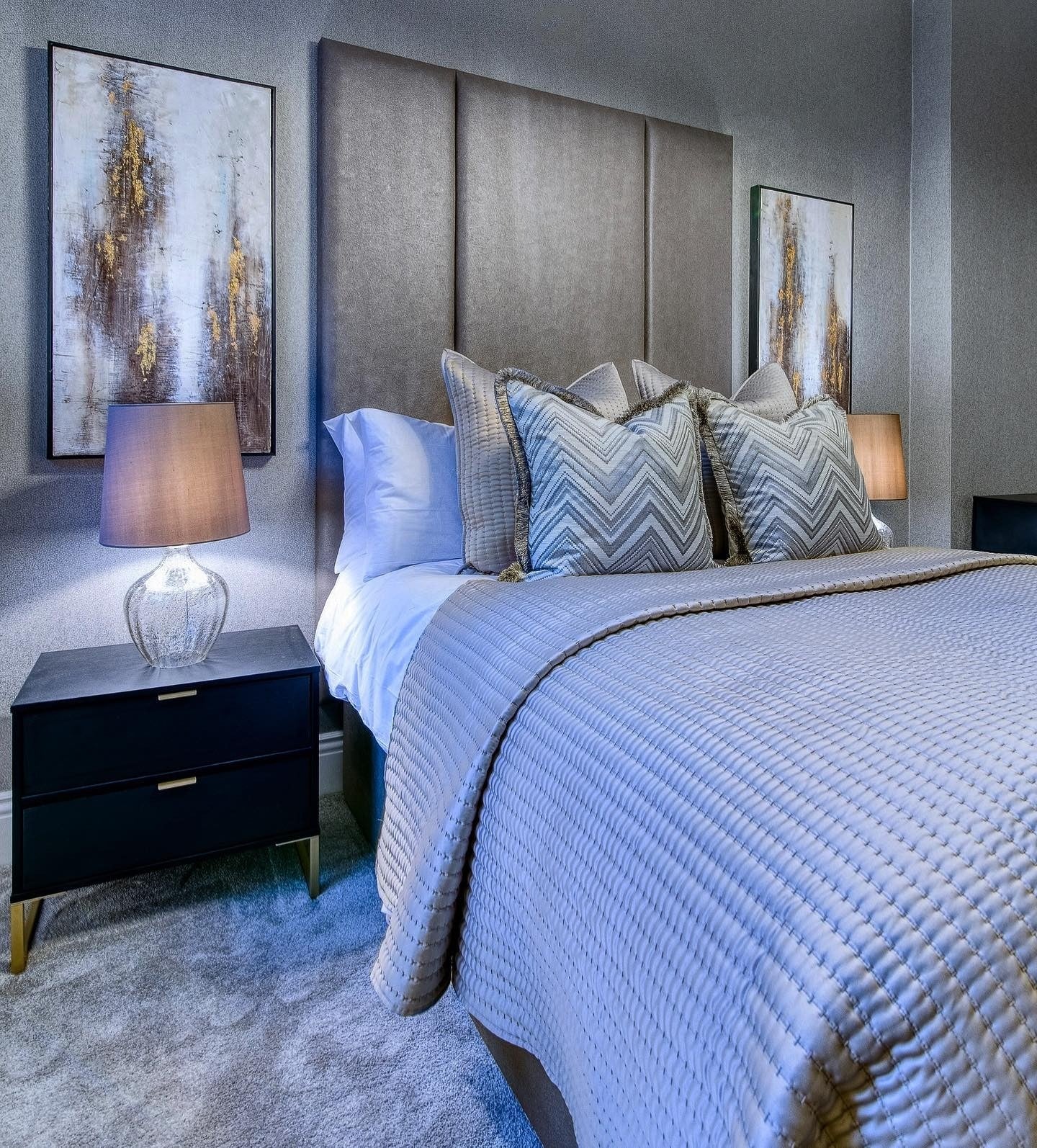 17. Polished Greys with Metallic Accents (Cool Bedroom Ideas)