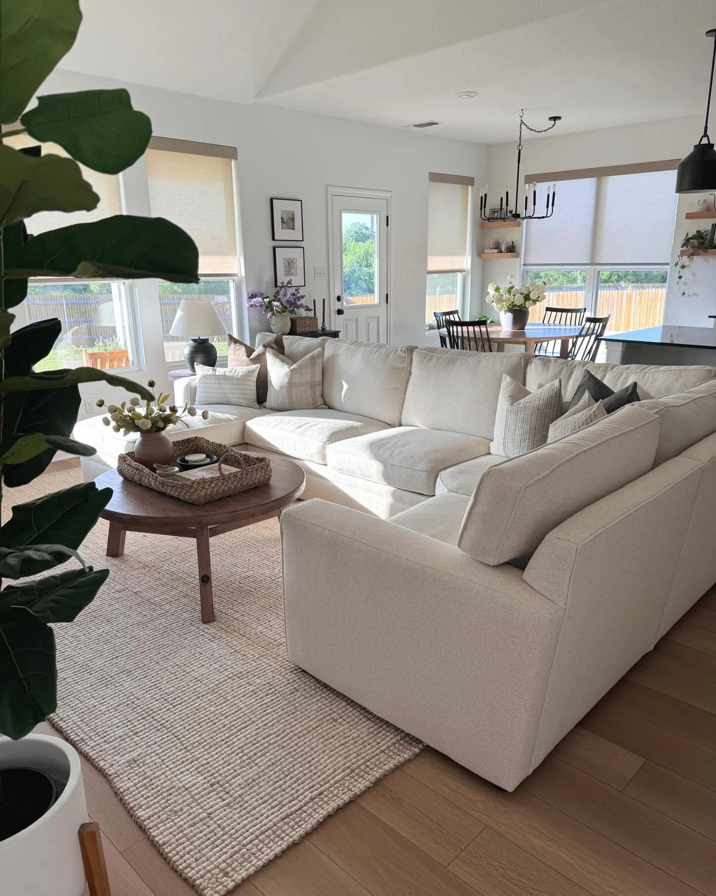 14. Cozy and Open Concept with Light Beige Foundations (Sectional Living Room Ideas)