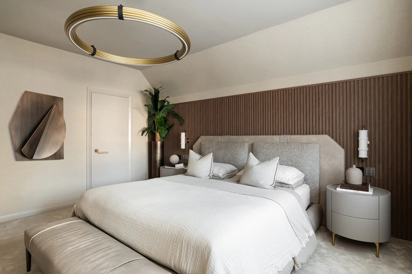 8. Sculptural Contemporary with Gold Accents (Dream Bedroom Ideas)