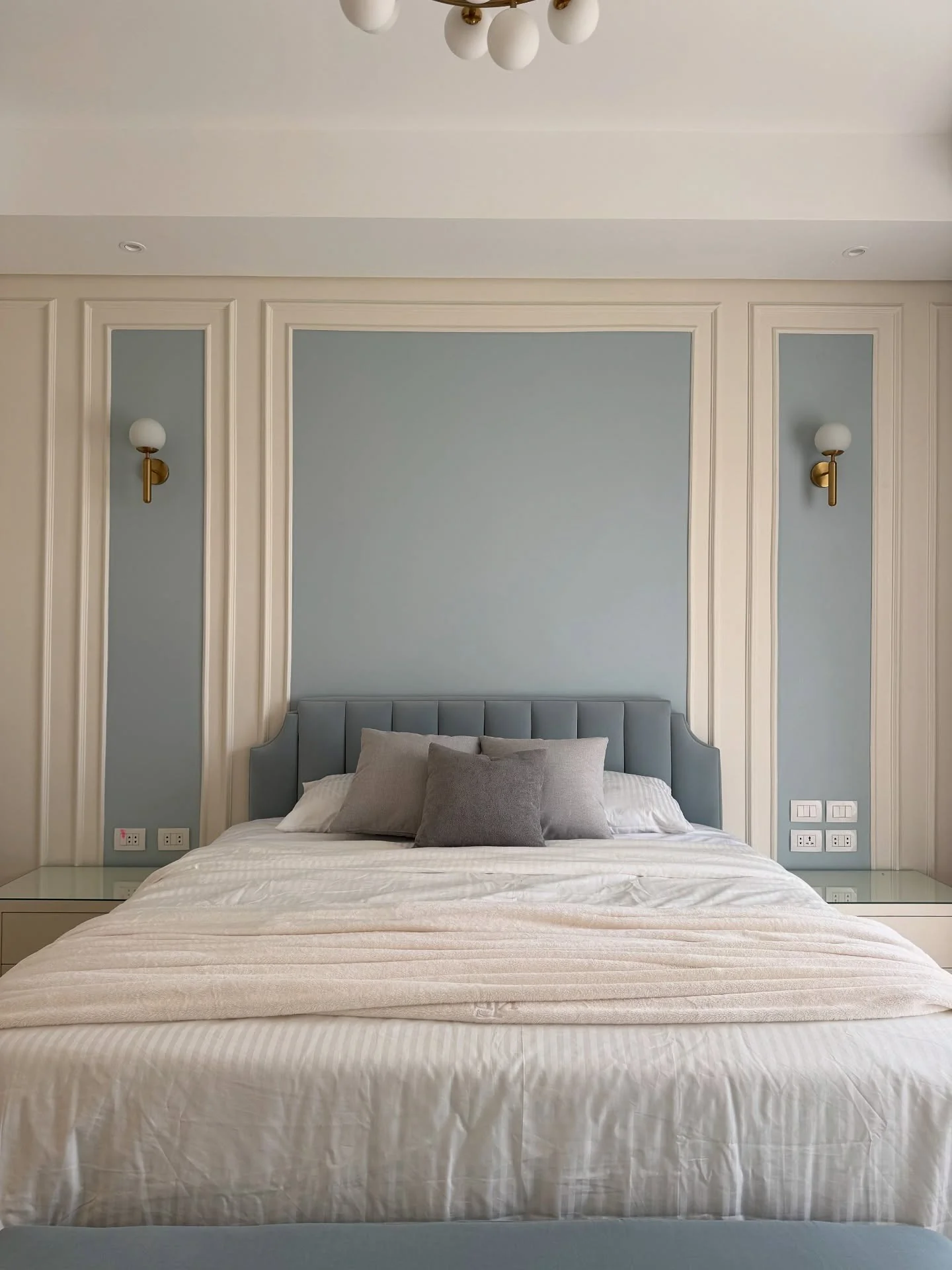 19. Soft Blue Framing with Classic Cream Trim (Dream Bedroom Ideas)