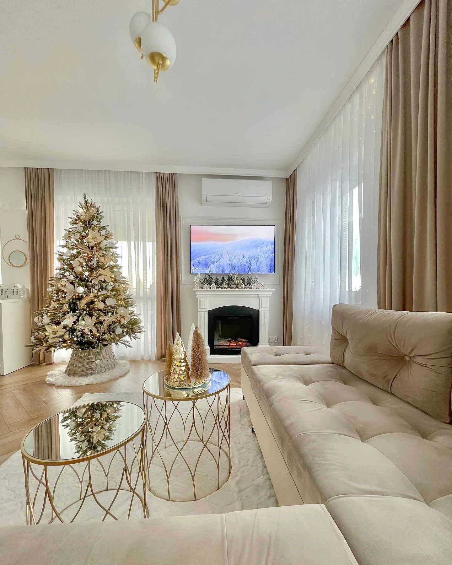 4. Winter White Sophistication with Gold Accents (Christmas Living Room Decor Ideas)