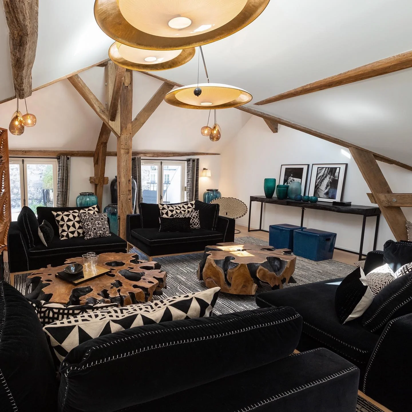 13. Black Velvet and Organic Geometry (Black Furniture Living Room Ideas)