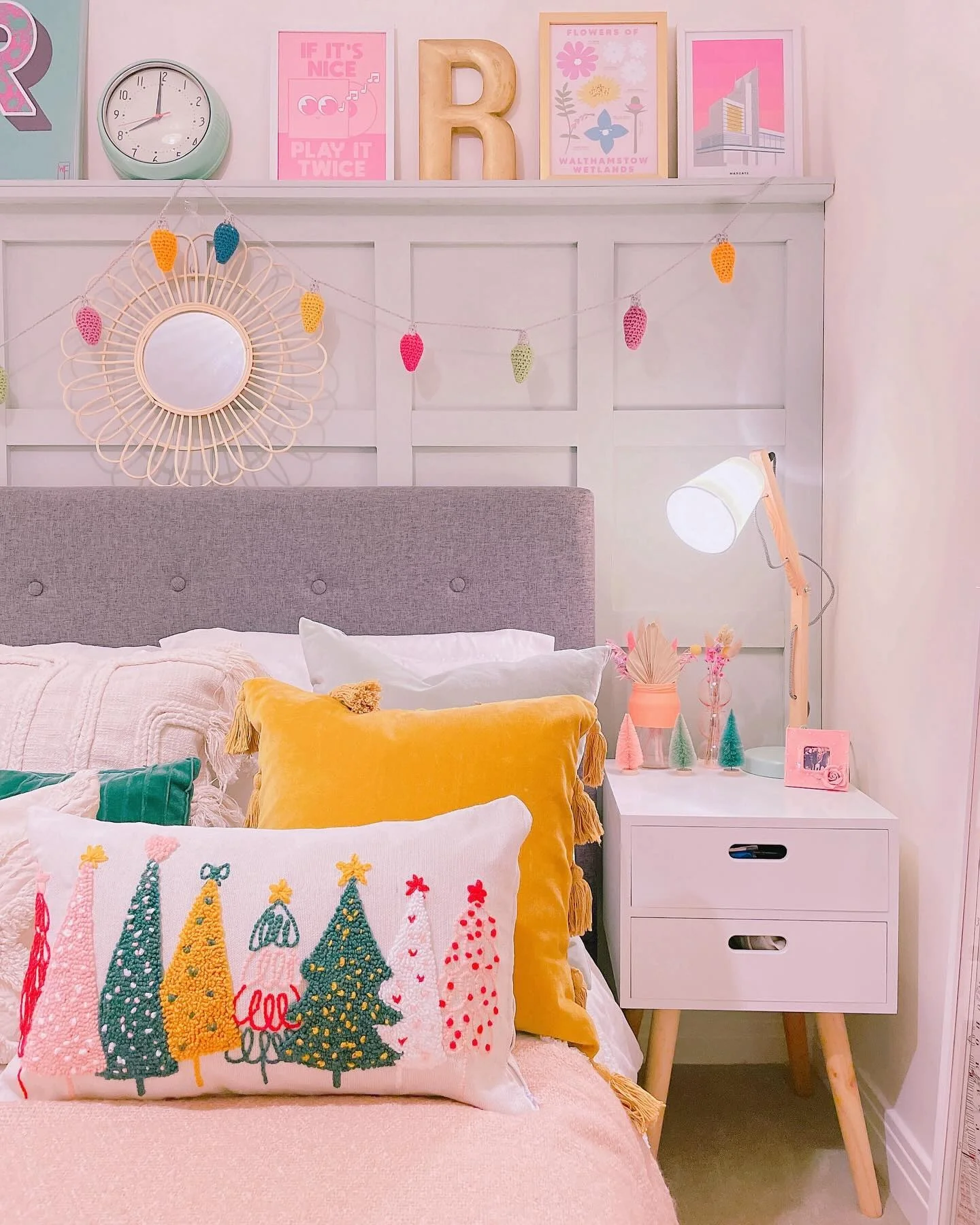8. Cheerful Festive Accent Bedroom (Pastel Bedroom Ideas)