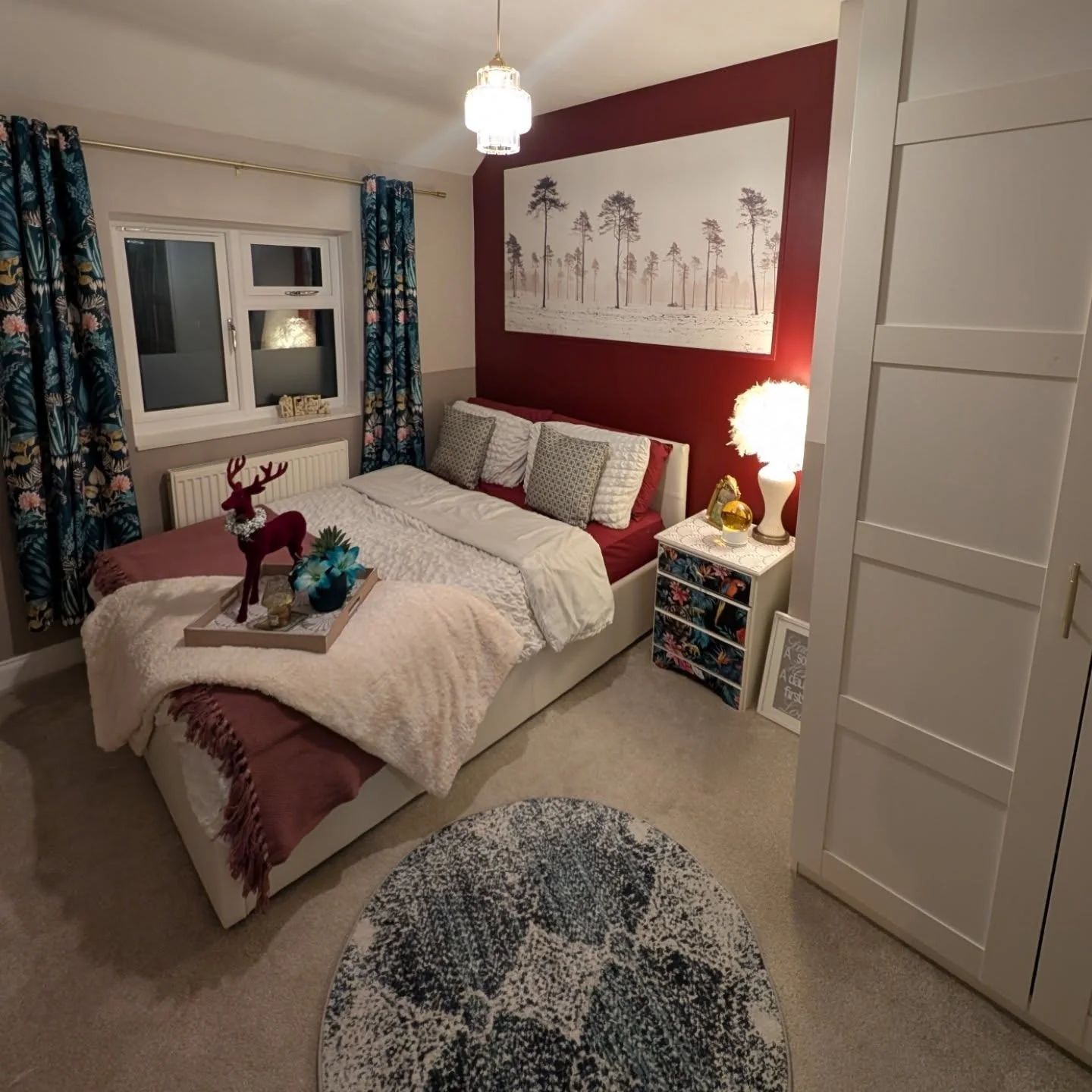 3. Cozy Burgundy with Winter Charm (Burgundy Bedroom Ideas)