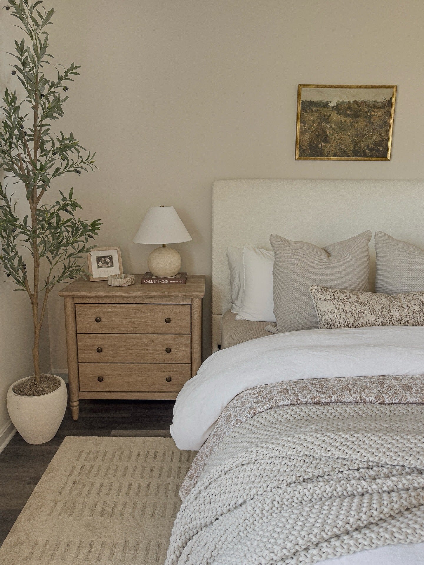 6. Crisp Linen and Forest Accents (Nature Bedroom Ideas)