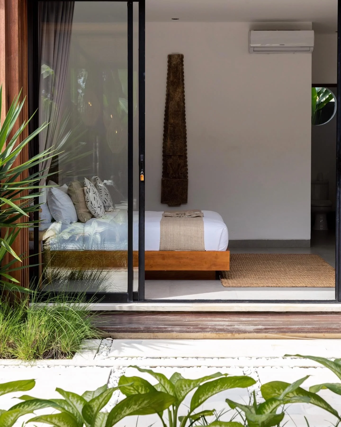 14. Tropical Courtyard Connection (Nature Bedroom Ideas)